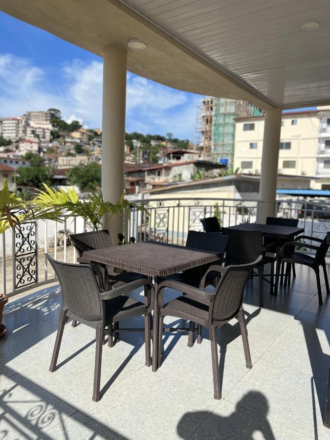 Sky Inn Hotel Фритаун Экстерьер фото