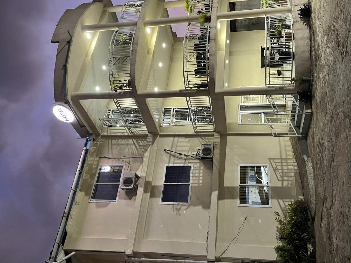 Sky Inn Hotel Фритаун Экстерьер фото